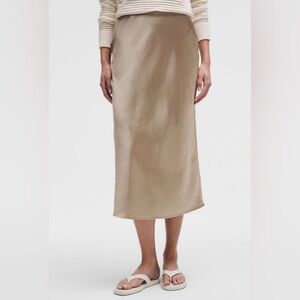 lululemon athletica Satin Midi Skirt - Sheer Oak